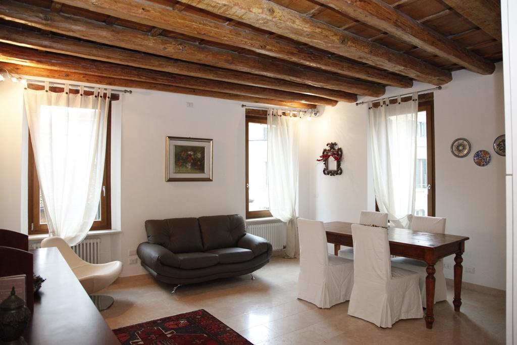 Centre 2 Bedroom Flat Verona Eksteriør bilde