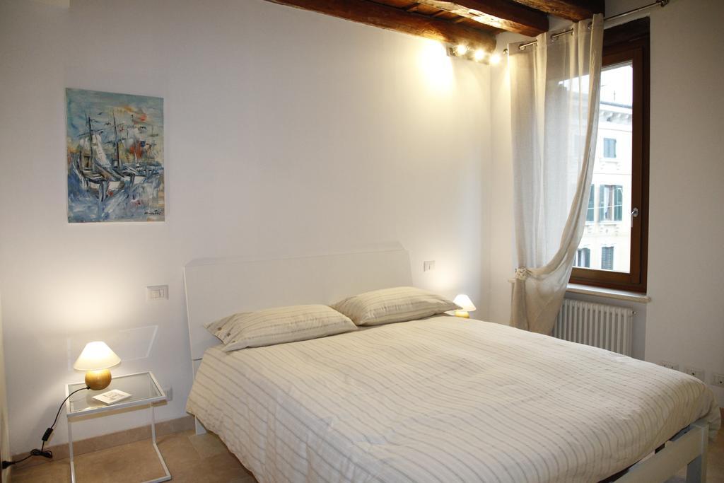 Centre 2 Bedroom Flat Verona Eksteriør bilde